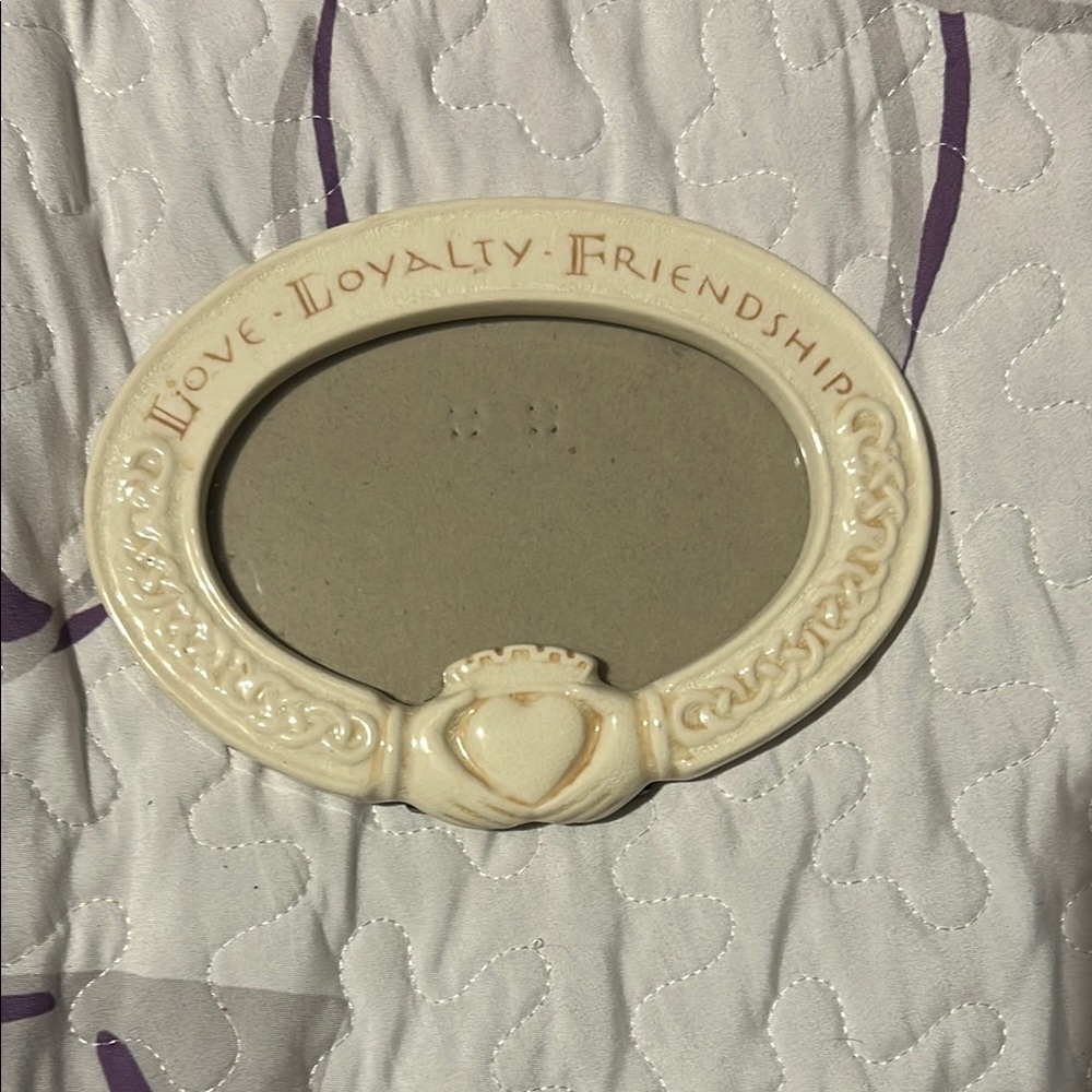 Source Unknown Cream Ornate Picture Frame Accent